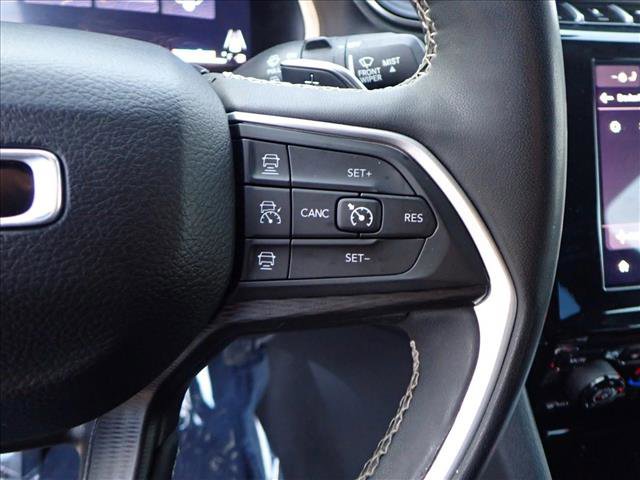 Used 2024 Jeep Grand Cherokee Altitude image 16