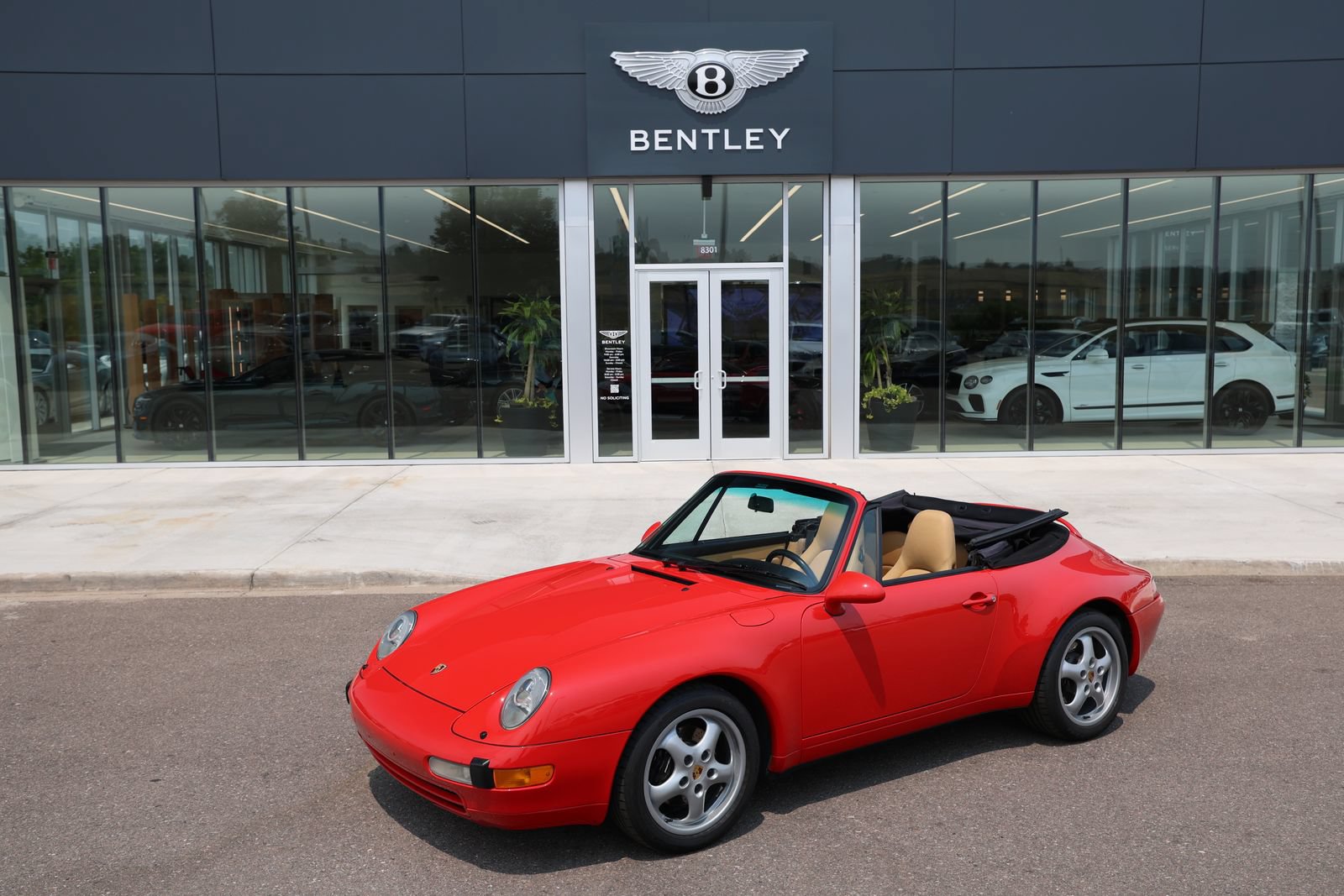 Used 1995 Porsche 911 Carrera RWD image 24