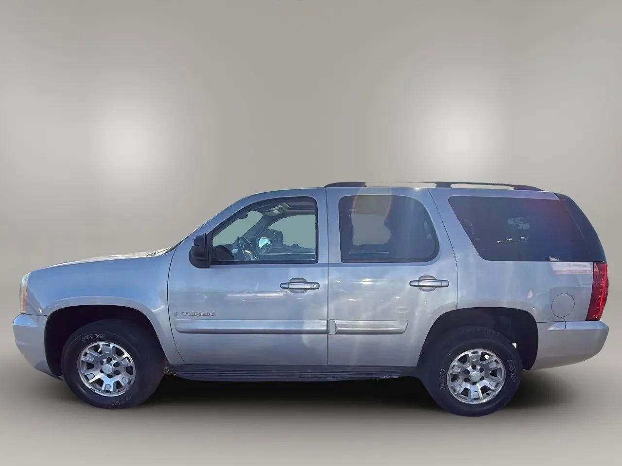 Used 2007 GMC Yukon SLE image 2