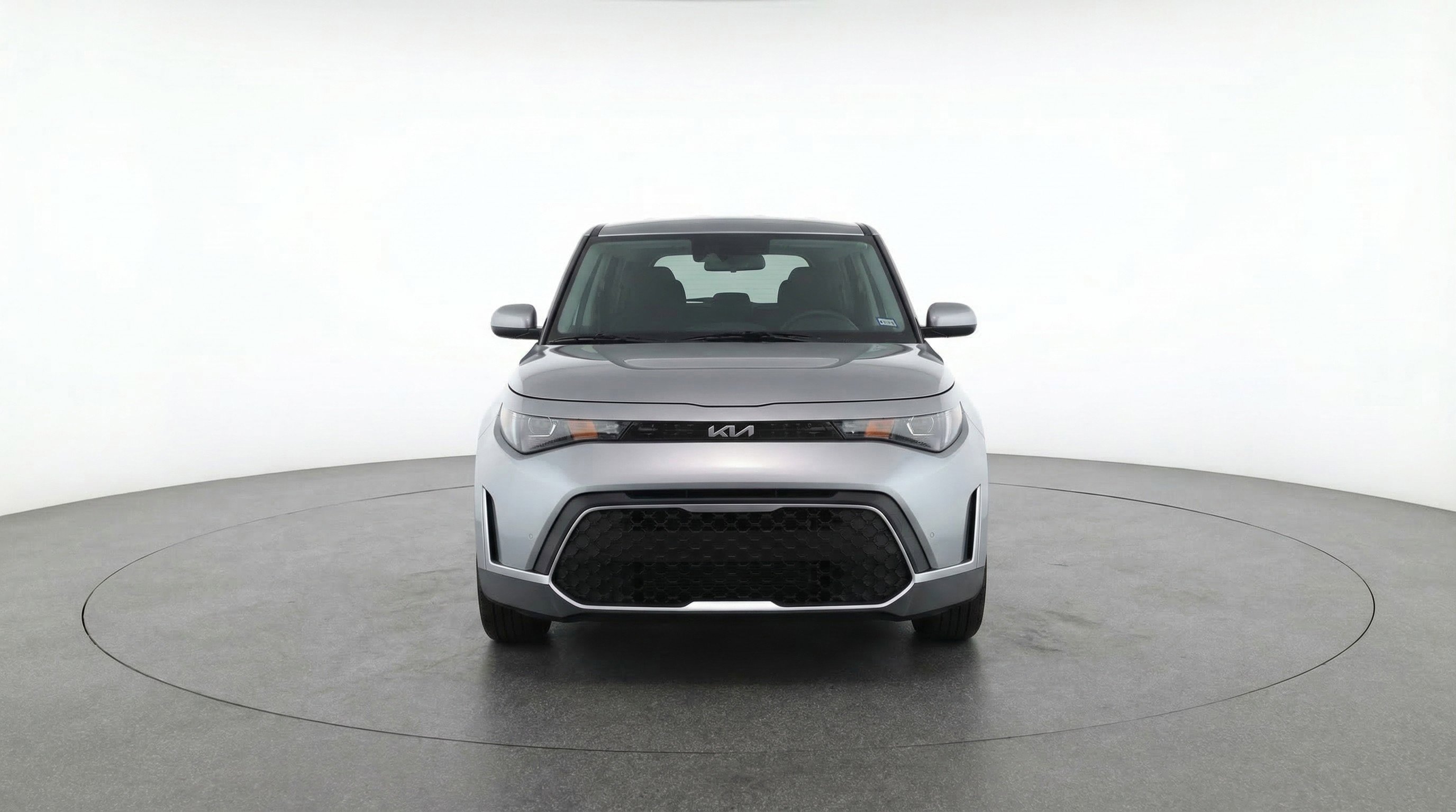 Used 2025 Kia Soul LX w/ LX Technology Package image 2