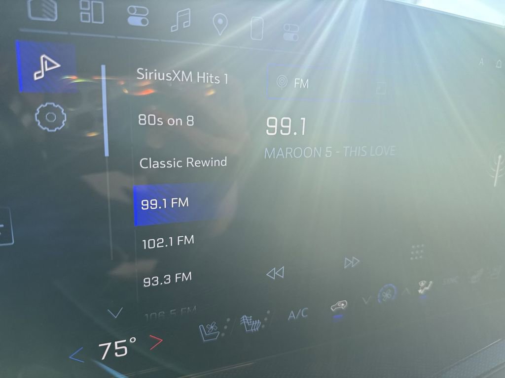 Certified 2025 Chevrolet Traverse RS w/ LPO, Floor Liner Package image 19