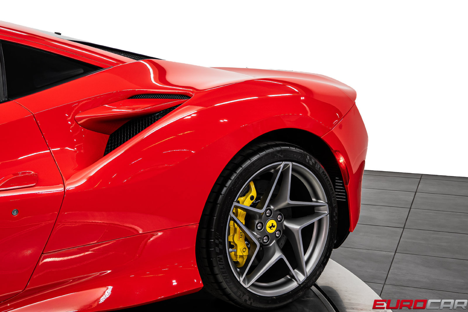 Used 2022 Ferrari F8 Tributo RWD image 16