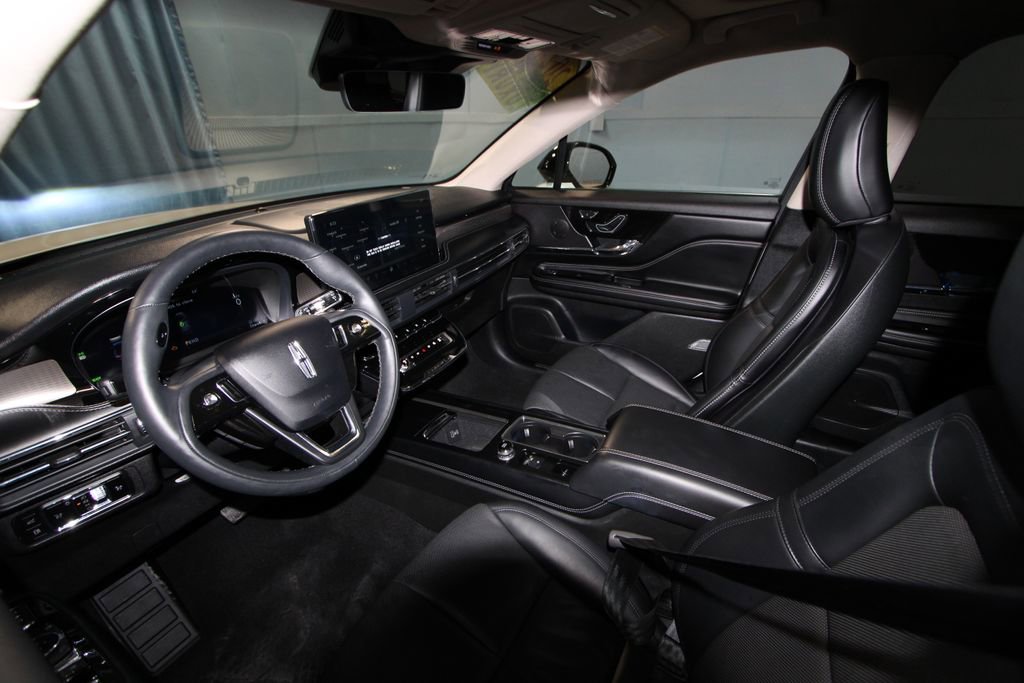 Used 2024 Lincoln Corsair Grand Touring w/ Equipment Group 301A image 2