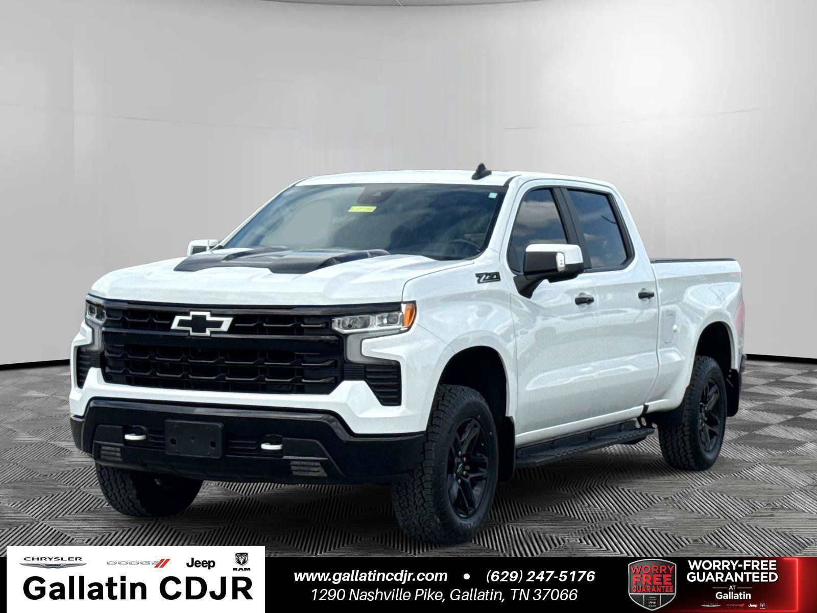 Used 2022 Chevrolet Silverado 1500 LT Trail Boss w/ LT Trail Boss Premium Package AWD/4WD image 1