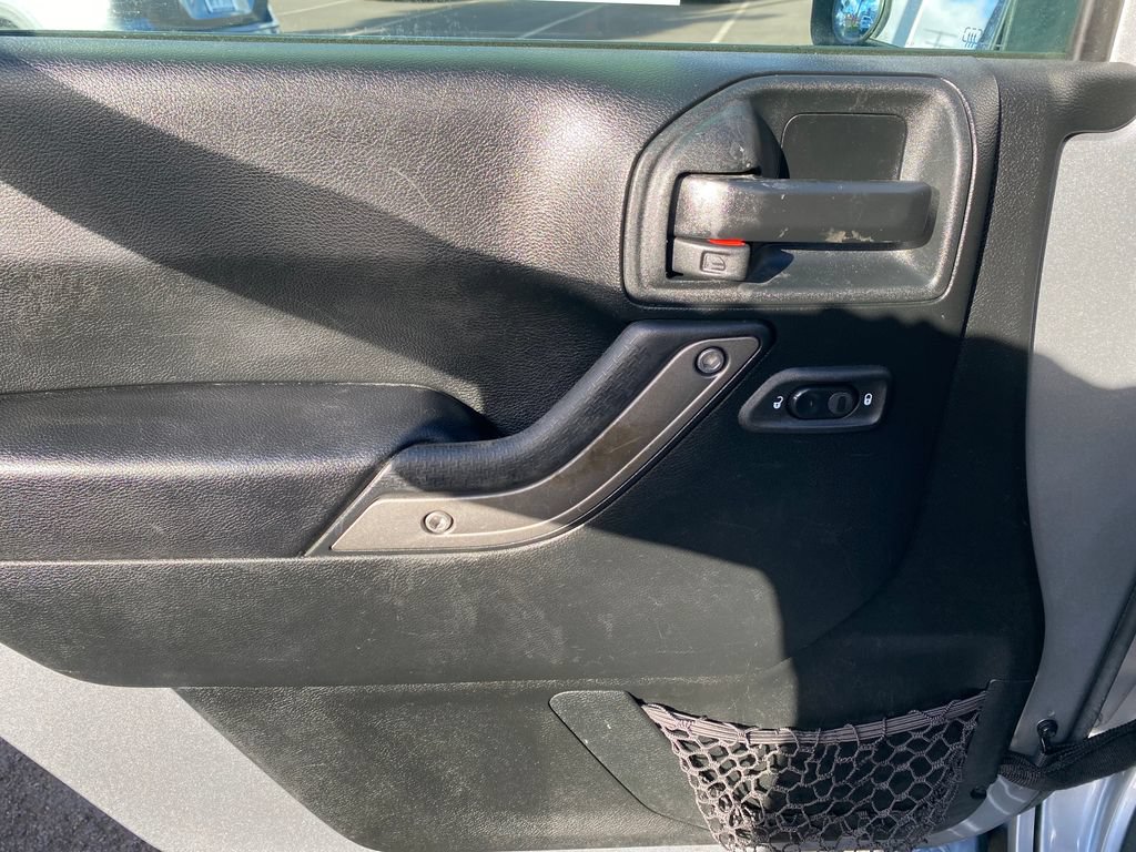 Used 2018 Jeep Wrangler Sport AWD/4WD image 30