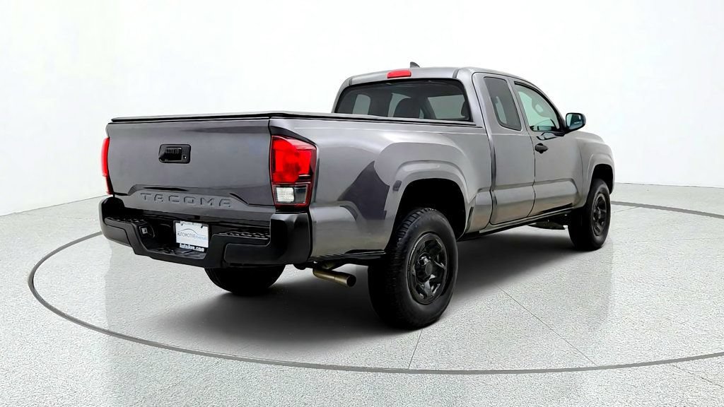 Used 2018 Toyota Tacoma SR RWD image 5