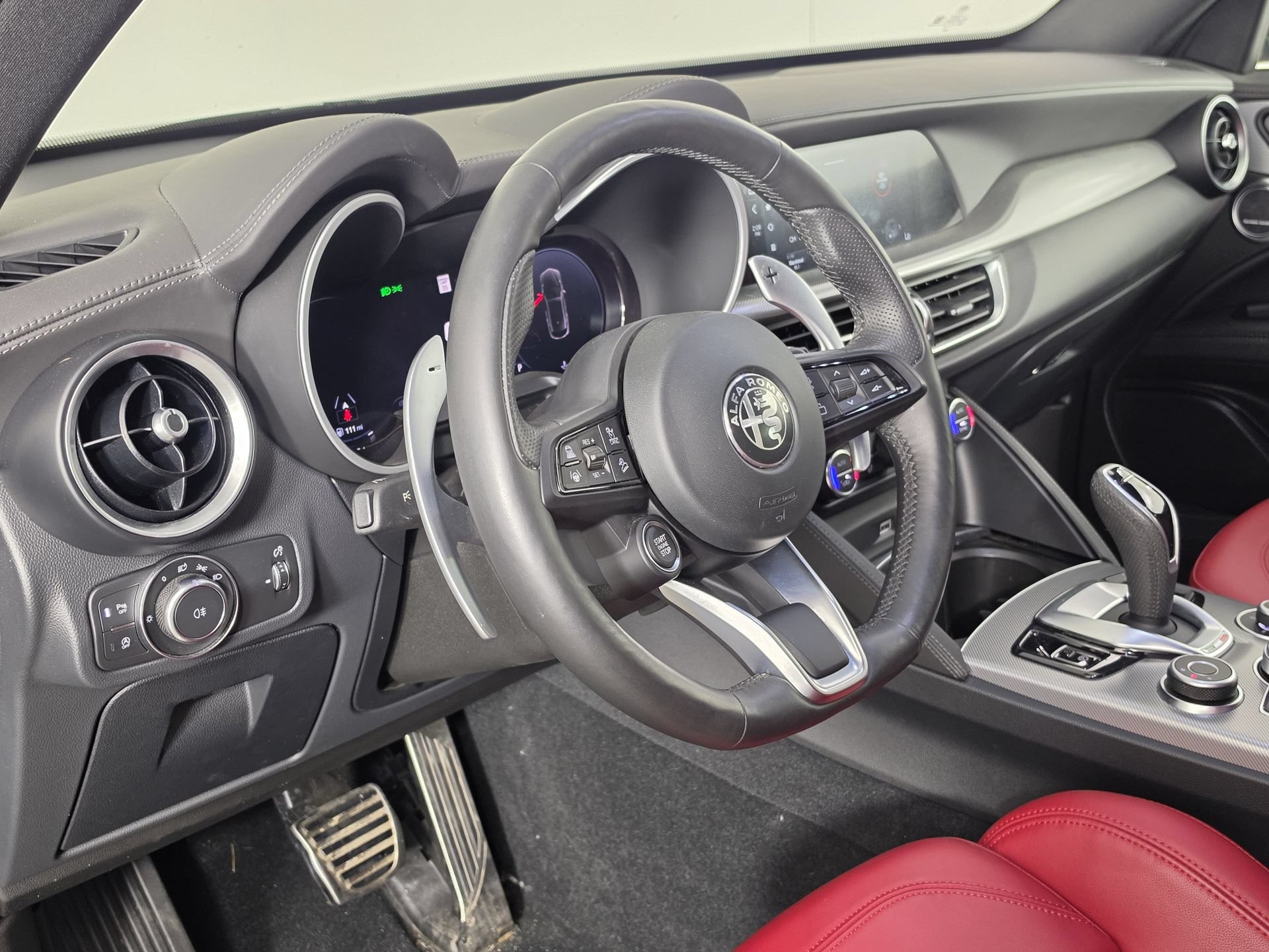 Used 2024 Alfa Romeo Stelvio Veloce AWD/4WD image 15