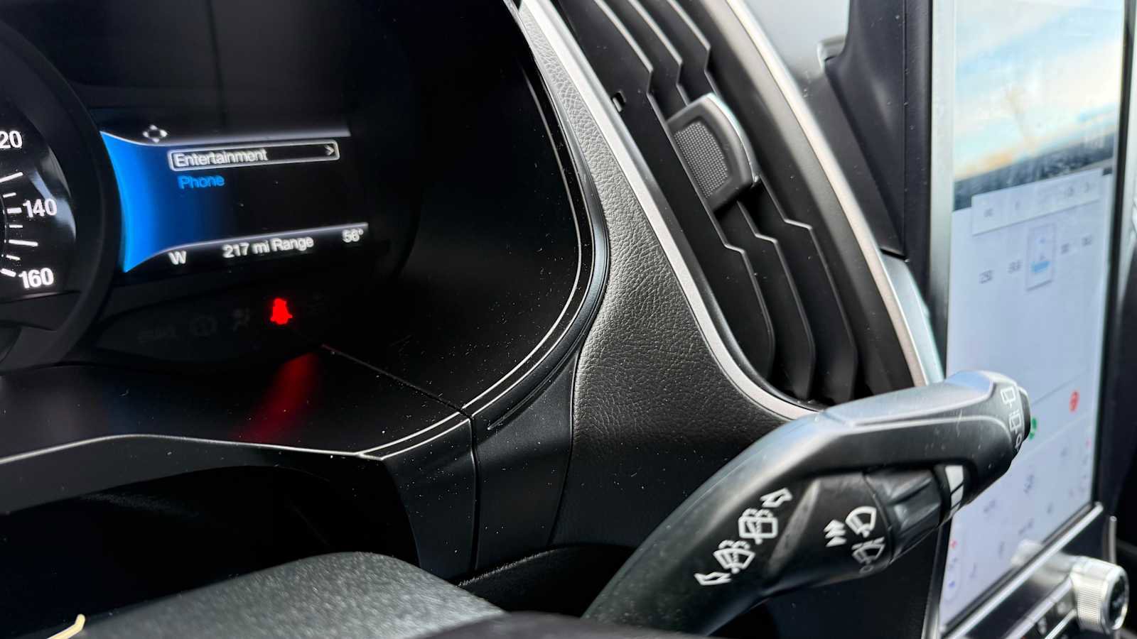 Used 2023 Ford Edge SEL image 18