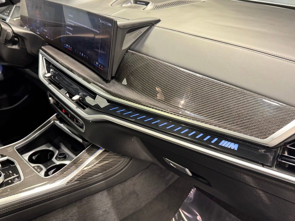 Used 2025 BMW X7 M60i image 29