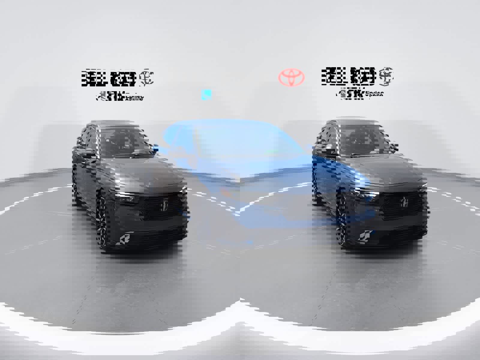 Used 2023 Honda Accord Touring image 2