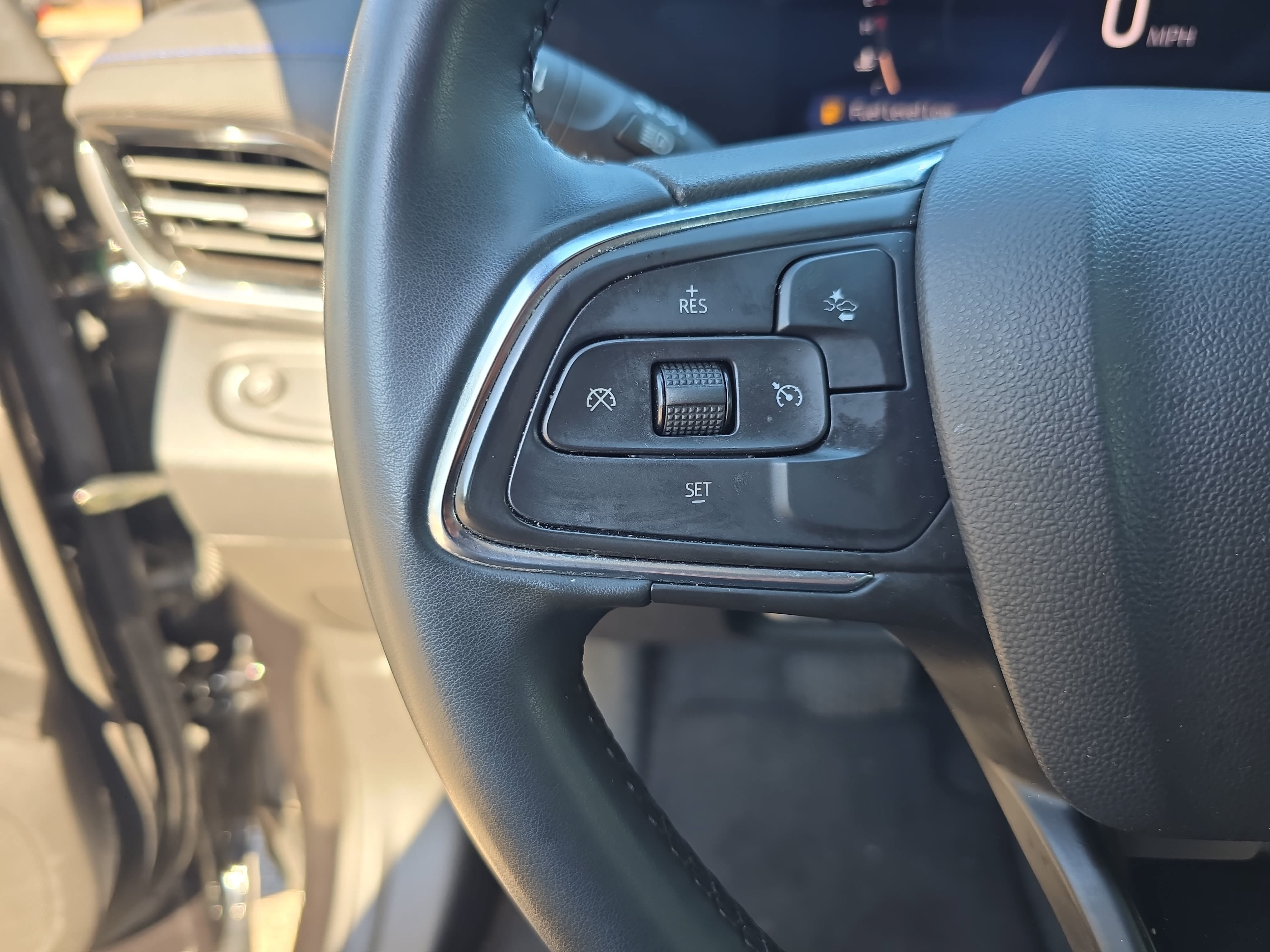 Used 2025 Buick Envista Sport Touring FWD image 15