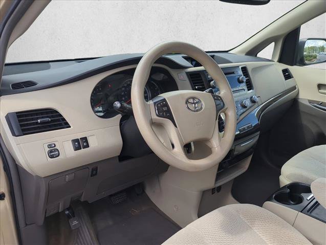 Used 2012 Toyota Sienna LE FWD image 9
