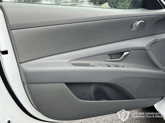 New 2026 Hyundai Elantra SE FWD image 11
