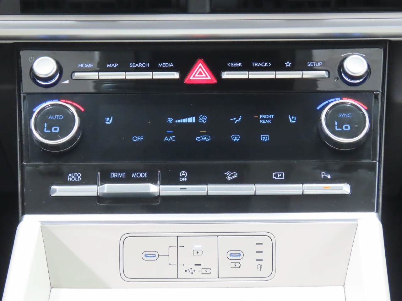 Used 2024 Hyundai Santa Fe SEL FWD image 10