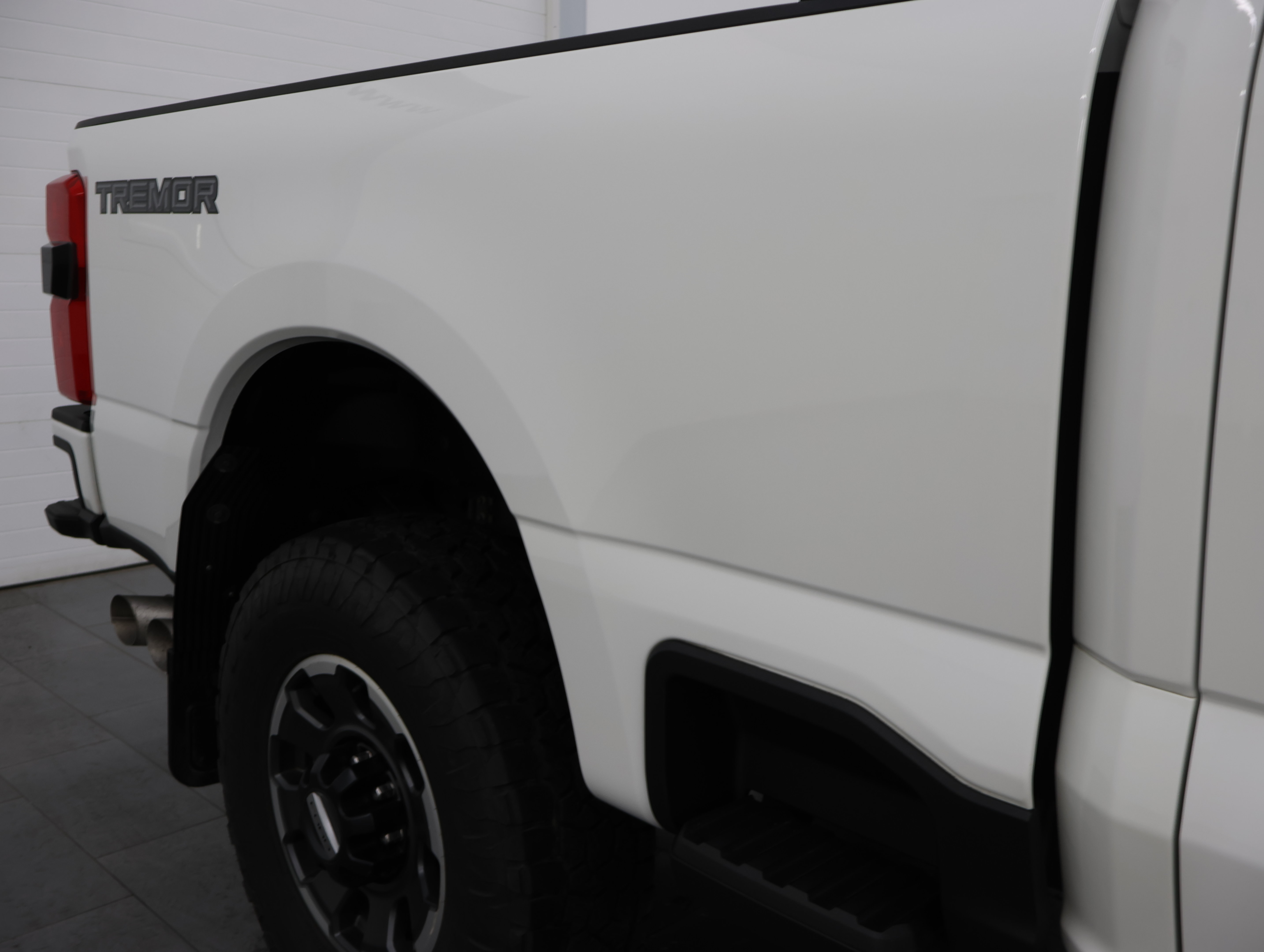 Used 2024 Ford F350 Lariat w/ Lariat Ultimate Package AWD/4WD image 30