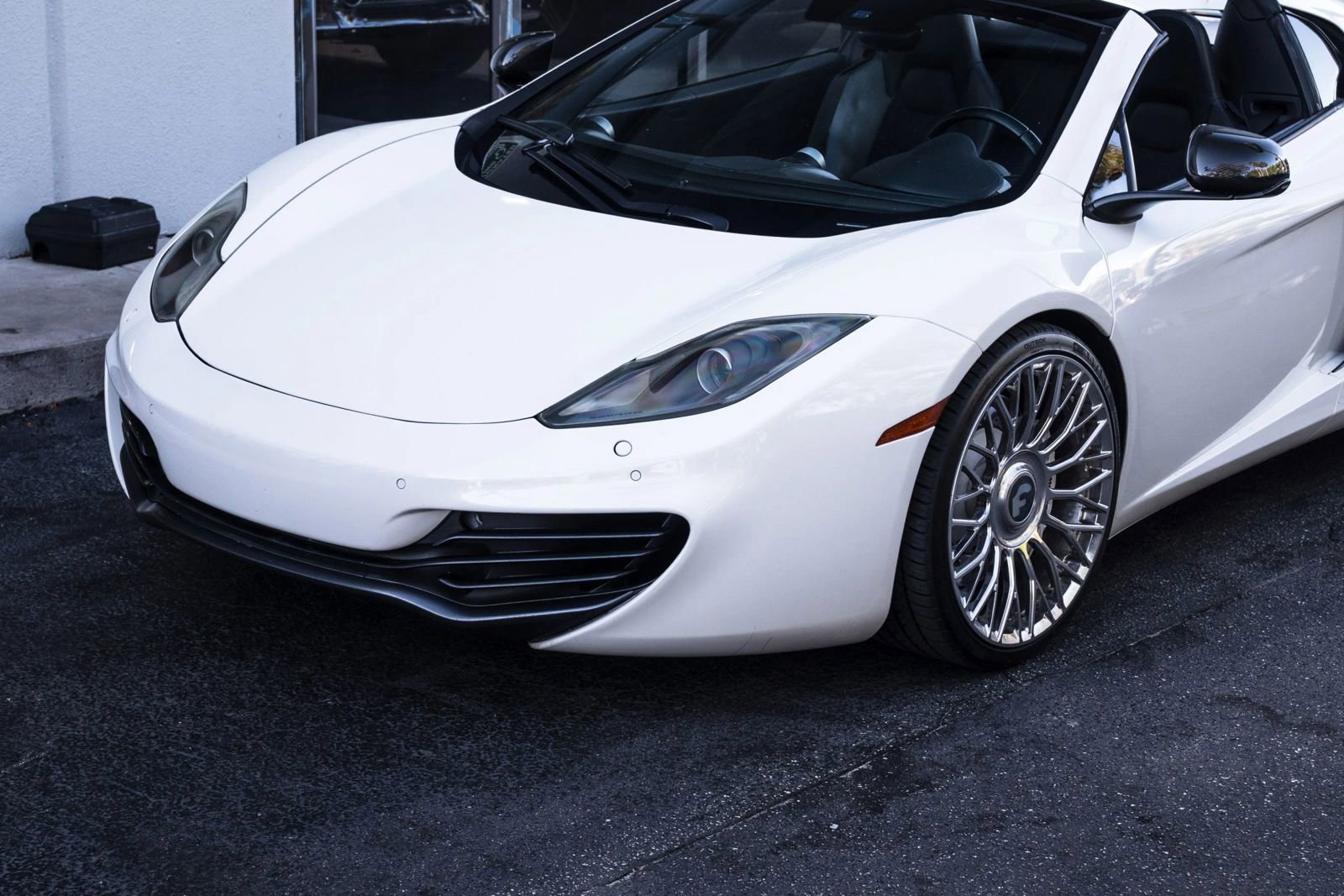 Used 2013 McLaren MP4-12C Spider RWD image 5
