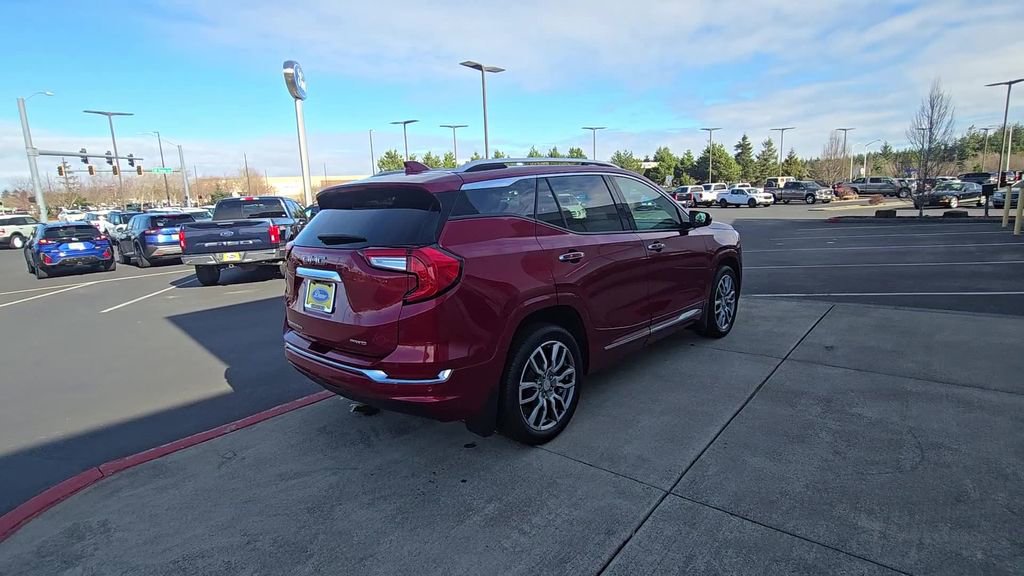 Used 2024 GMC Terrain Denali w/ Denali Premium Package image 4