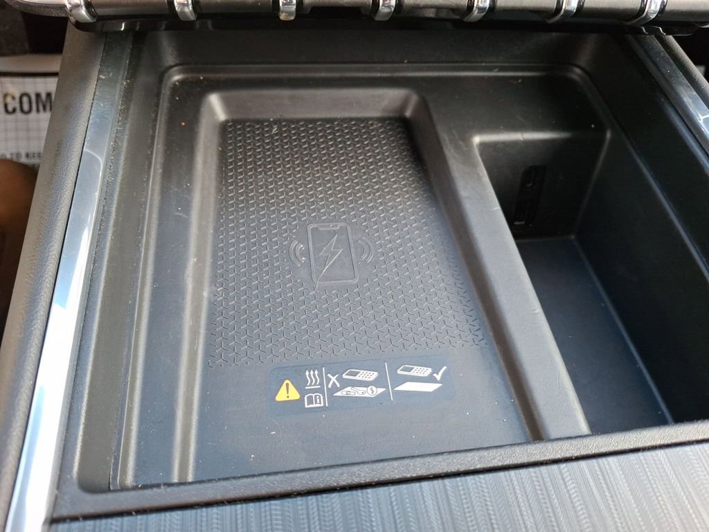 Used 2024 GMC Acadia Elevation image 23