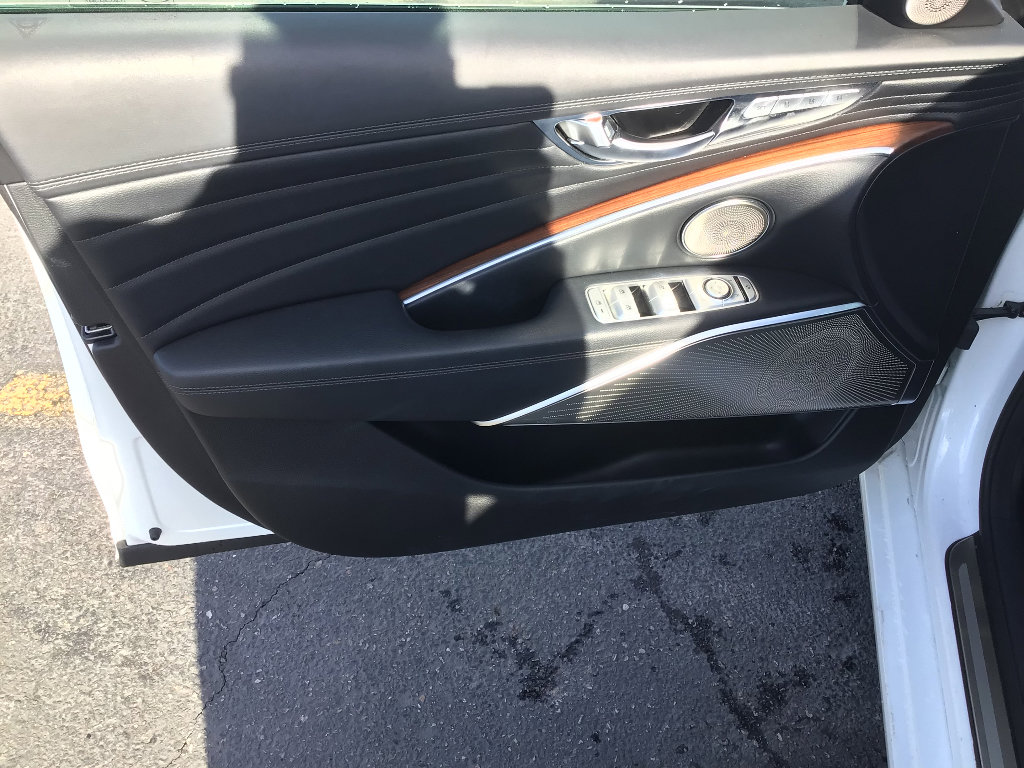 Used 2019 Kia K900 Luxury w/ VIP Package image 9