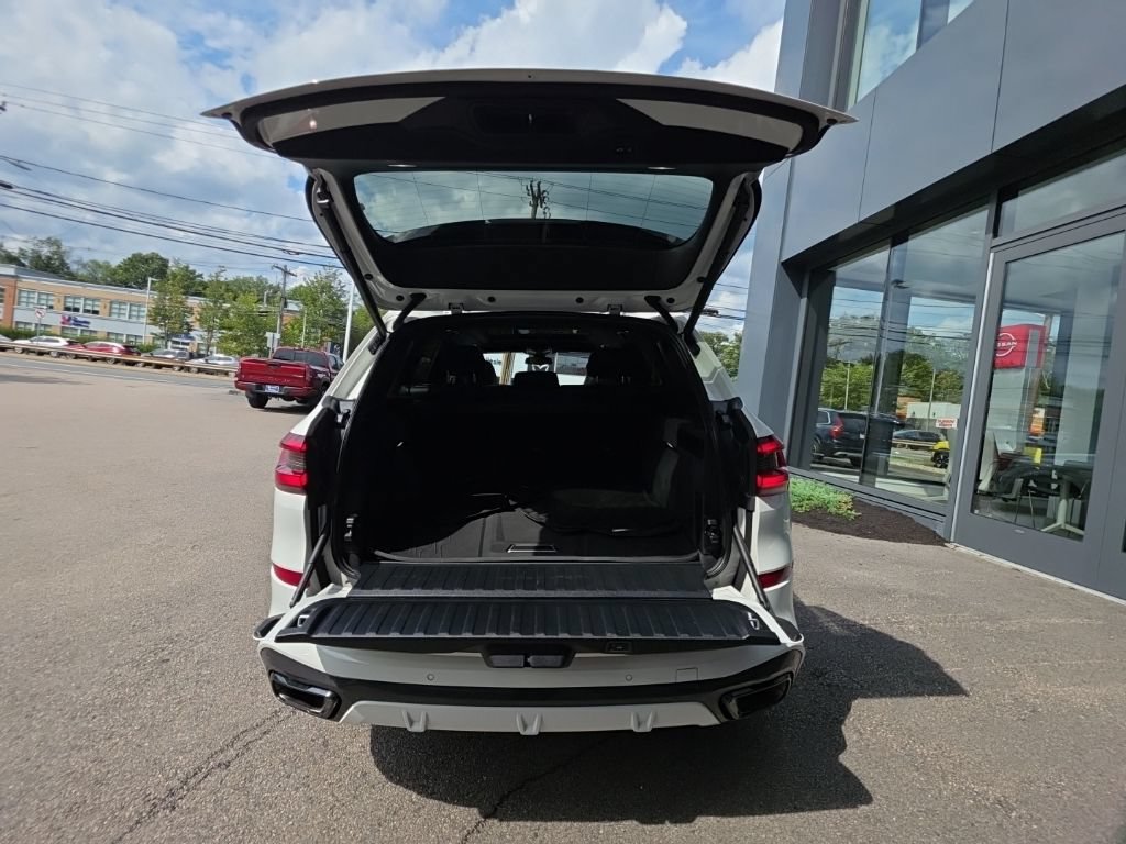 Used 2023 BMW X5 xDrive40i w/ M Sport Package AWD/4WD image 14