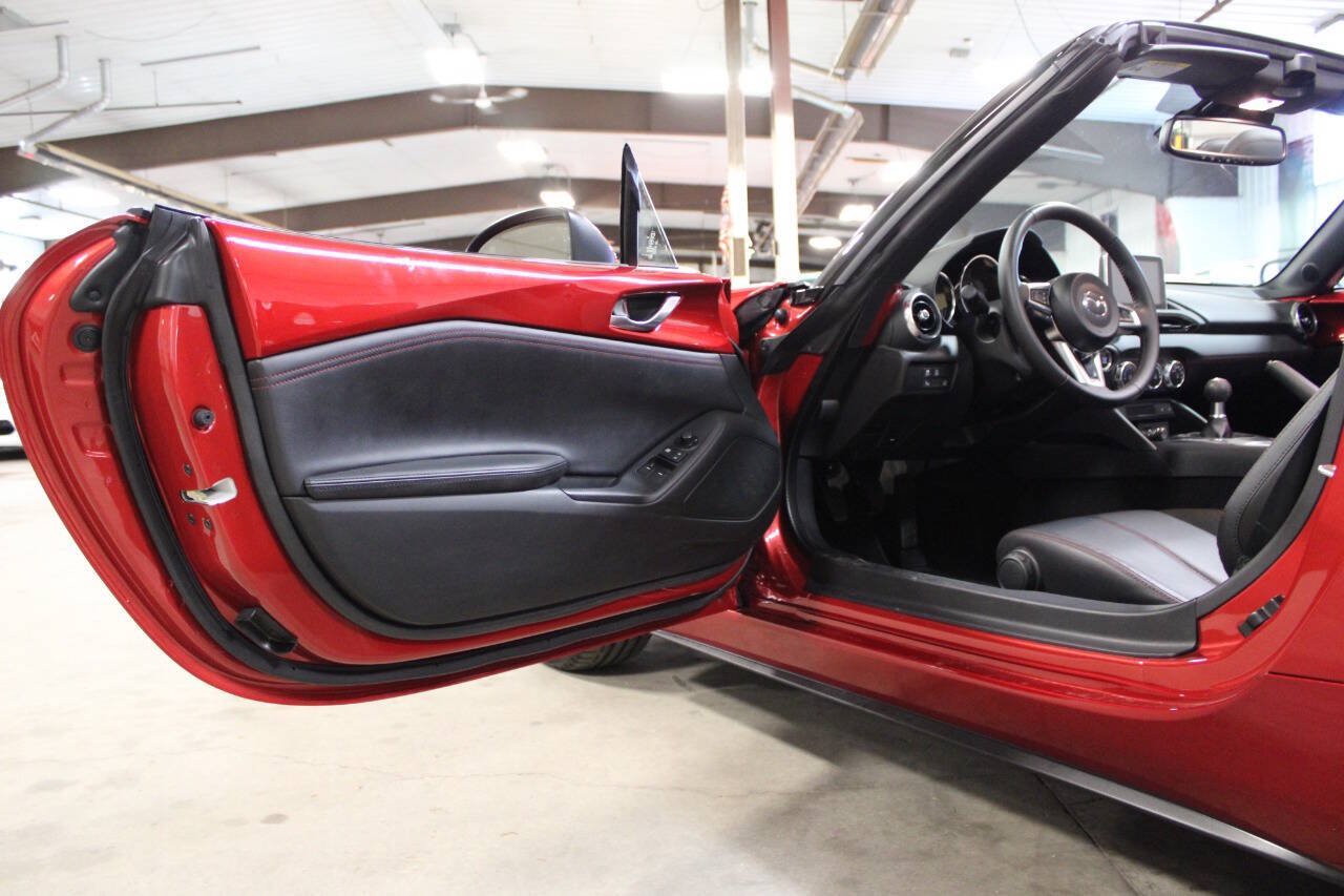 Used 2016 MAZDA MX-5 Miata Grand Touring RWD image 36