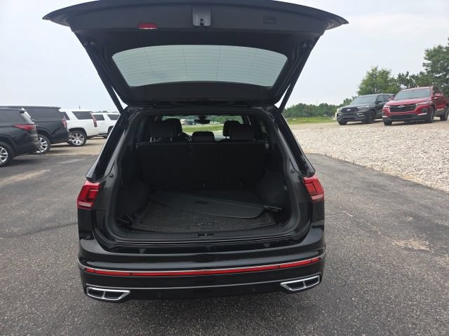 Used 2022 Volkswagen Tiguan SEL R-Line AWD/4WD image 8