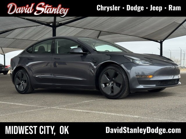 Used 2023 Tesla Model 3 Standard Range image 1