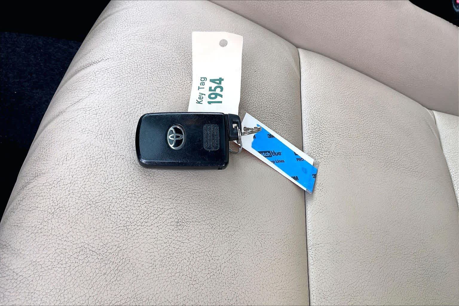 Used 2015 Toyota RAV4 Limited w/ Technology Package FWD image 15