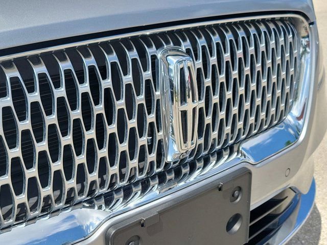 Certified 2022 Lincoln Corsair Reserve w/ Luxury Package image 7