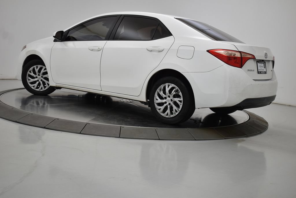 Used 2017 Toyota Corolla LE FWD image 6