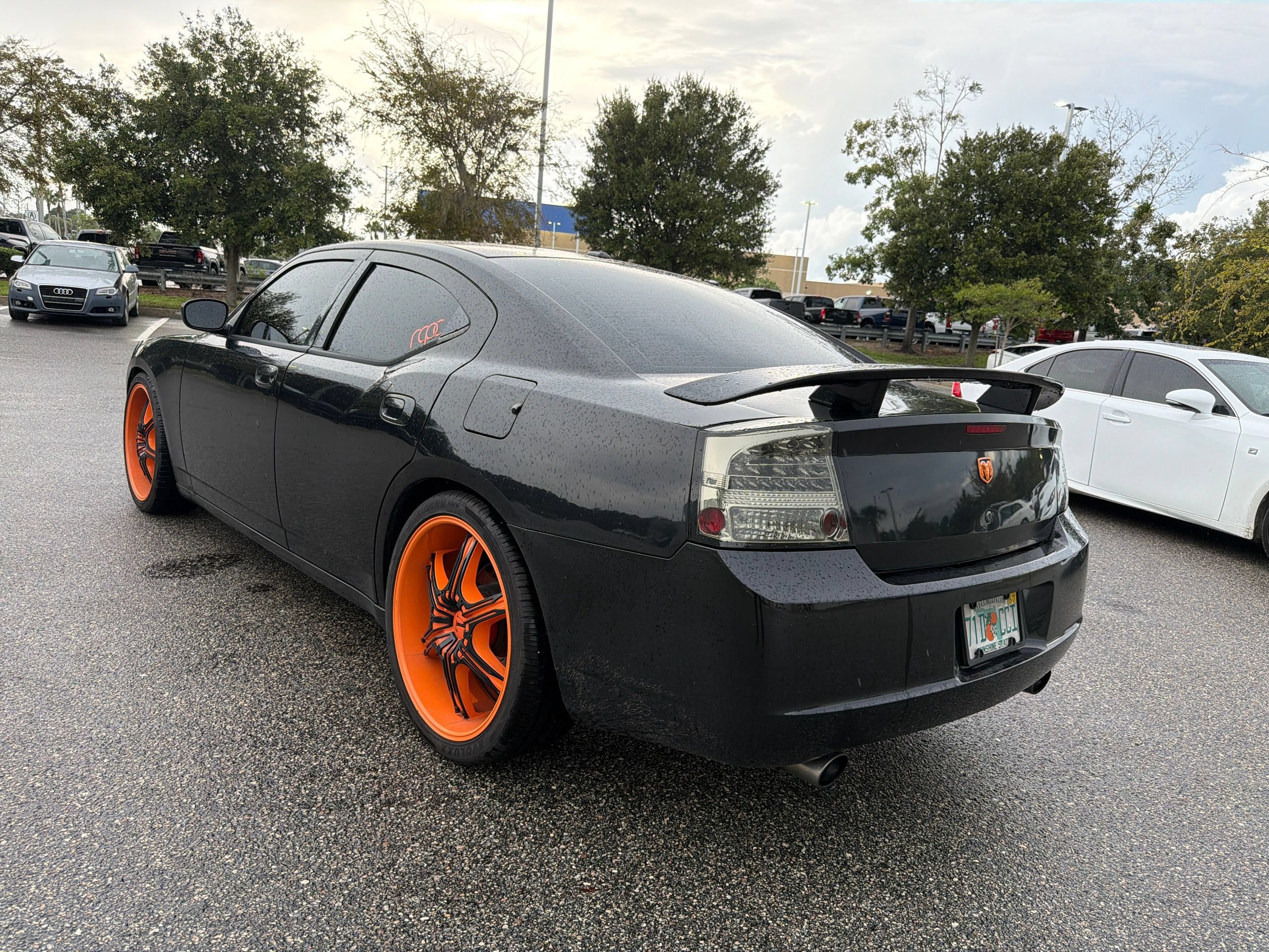 Used 2010 Dodge Charger RWD image 5
