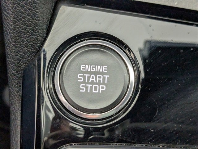 Used 2025 Kia Sportage EX w/ Premium Package image 24