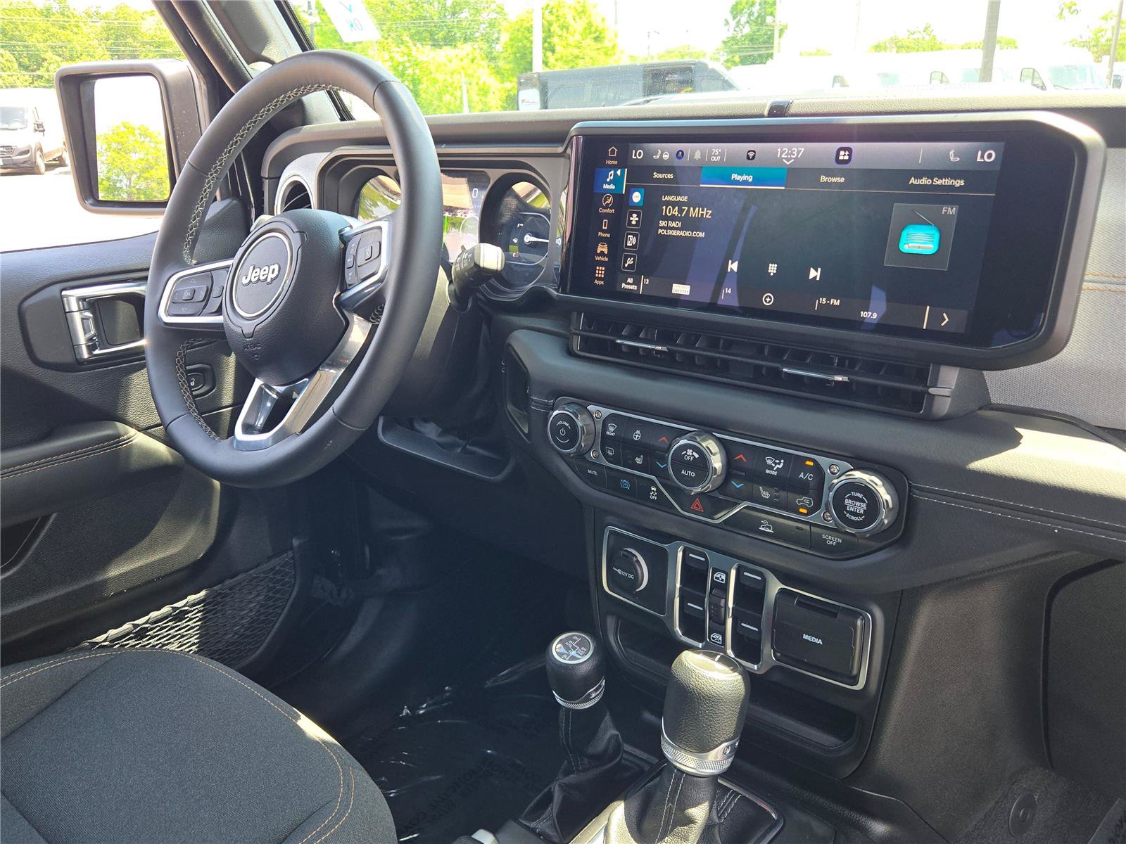 Certified 2025 Jeep Wrangler Unlimited Sahara AWD/4WD image 8