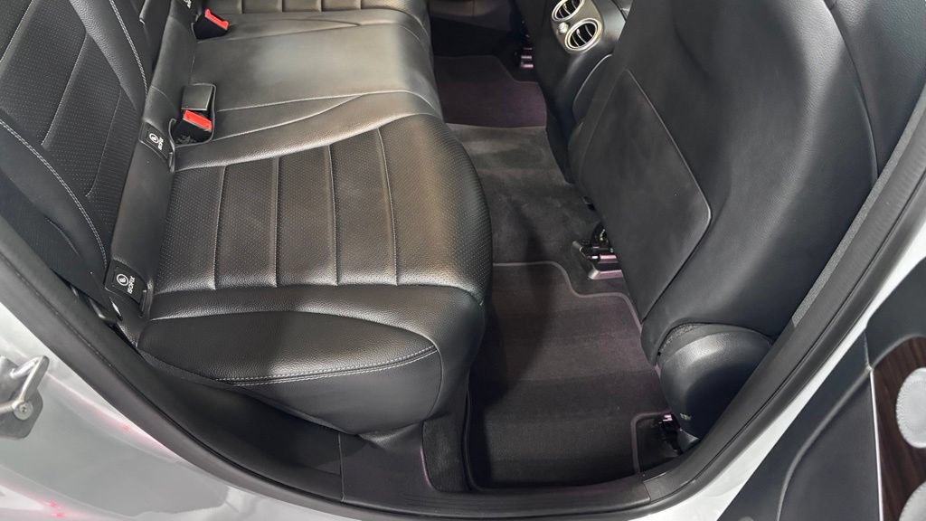 Used 2020 Mercedes-Benz GLC 300 4MATIC image 24