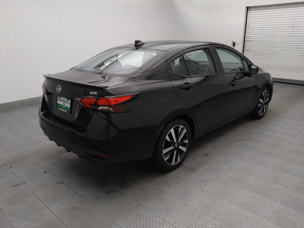 Used 2022 Nissan Versa SR FWD image 9