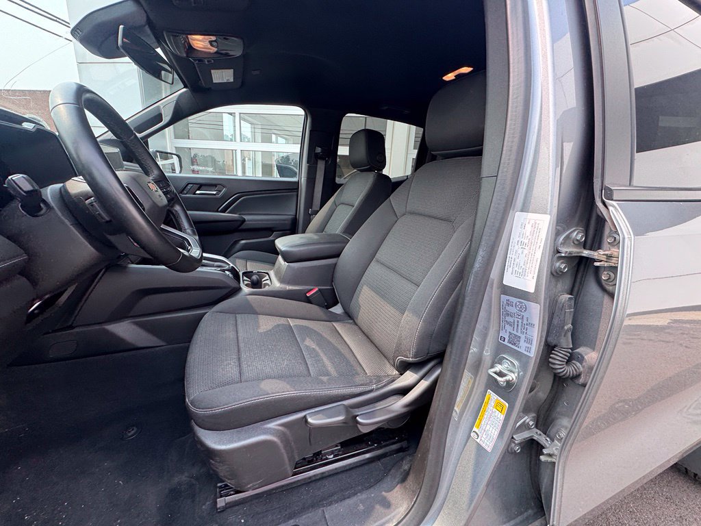 Used 2024 Chevrolet Colorado LT w/ Advanced Trailering Package AWD/4WD image 10