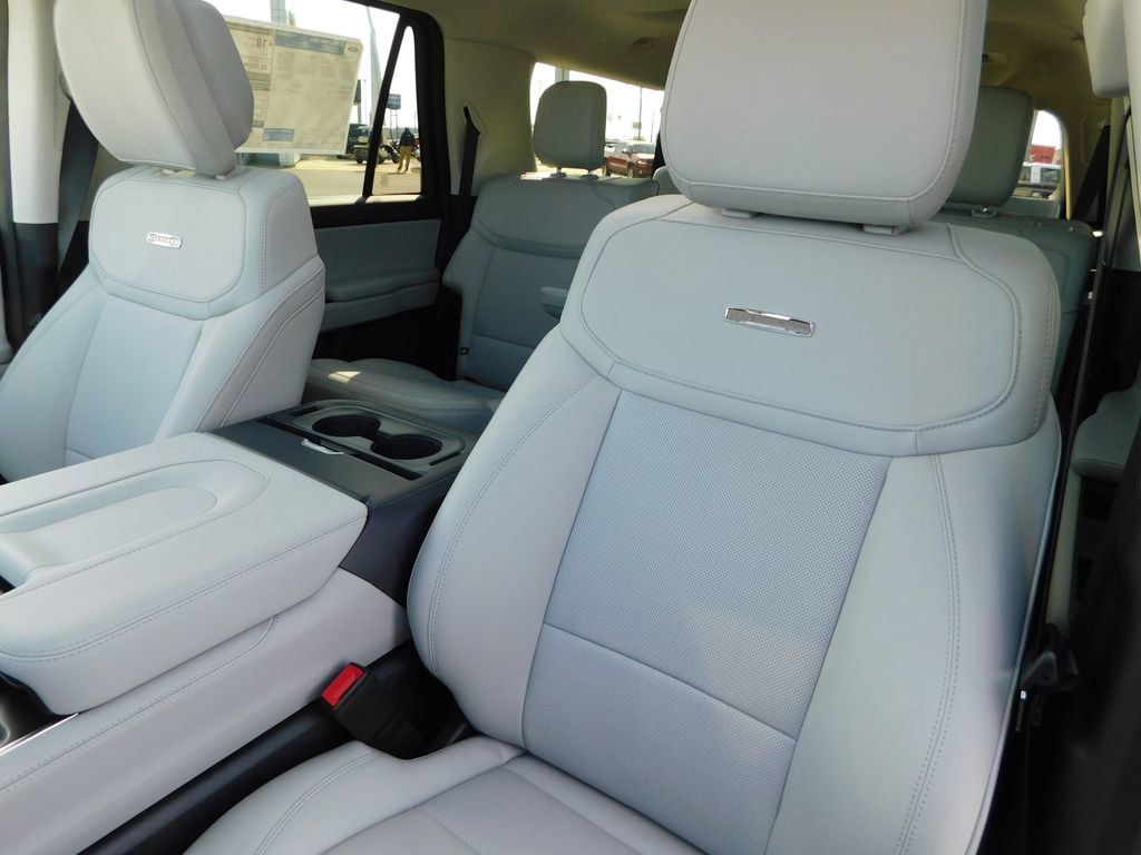 New 2026 Ford Expedition Max Platinum image 17