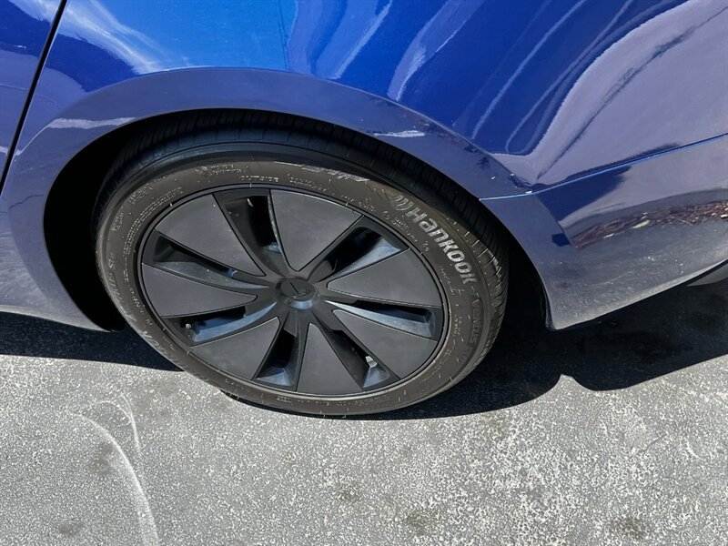 Used 2025 Tesla Model 3 Long Range AWD/4WD image 13