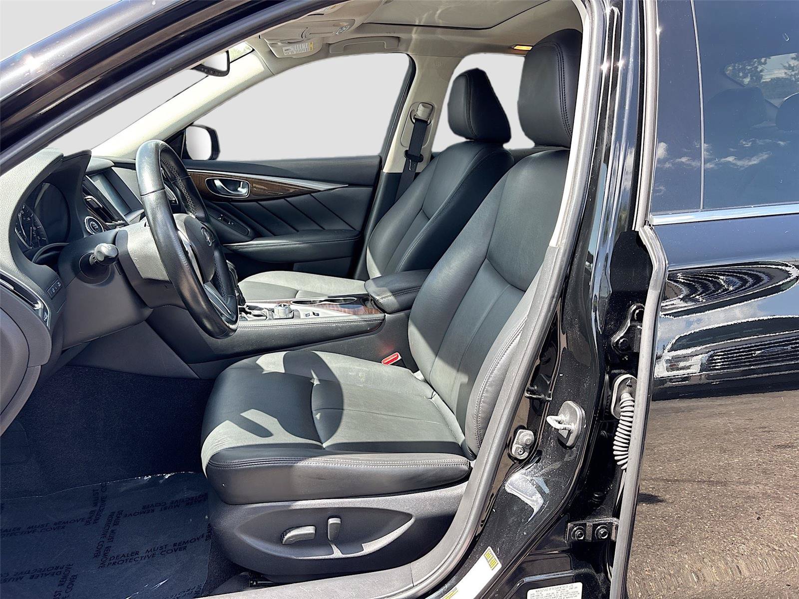 Used 2019 INFINITI Q50 Luxe w/ Cargo Package (L96) RWD image 19