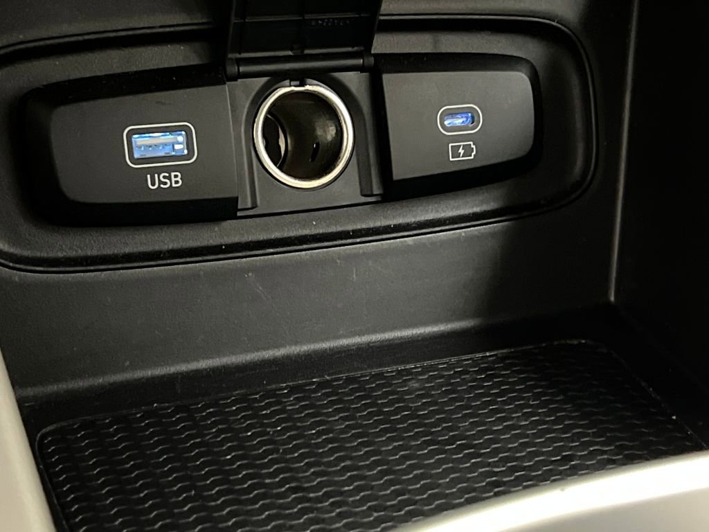 Used 2025 Hyundai Venue SEL image 44