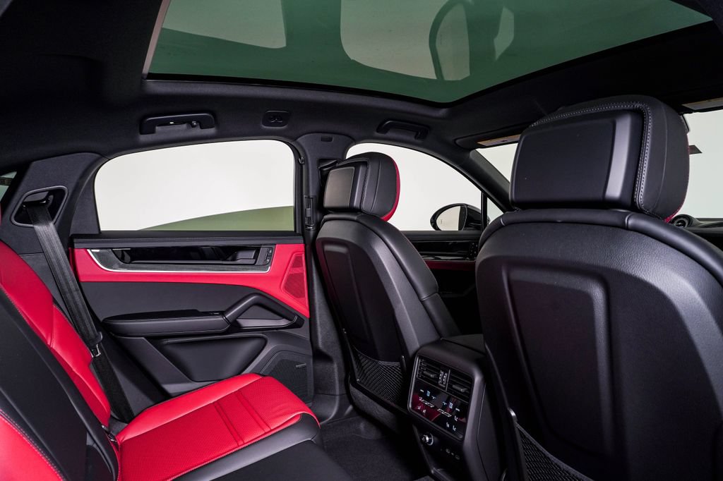 New 2026 Porsche Cayenne Coupe AWD/4WD image 16