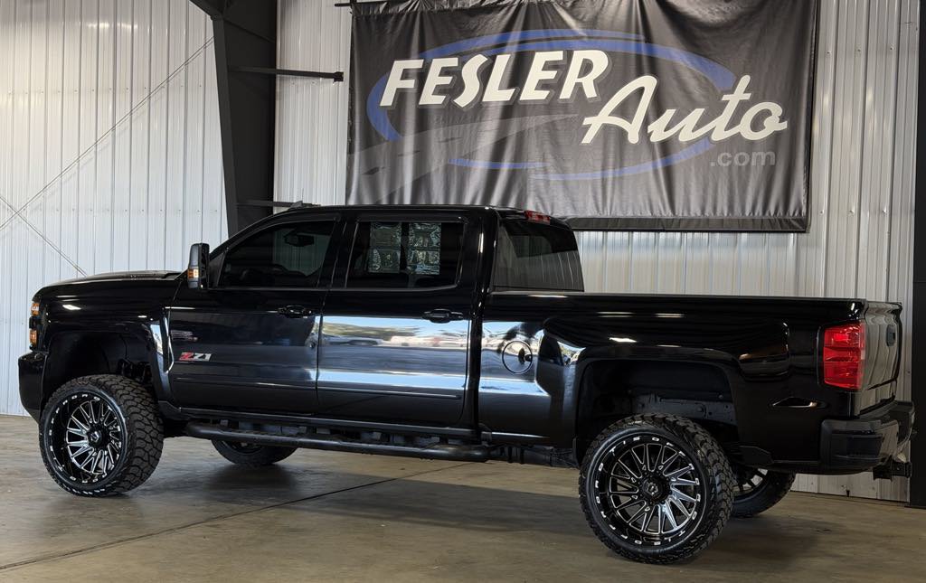 Used 2019 Chevrolet Silverado 2500 LTZ w/ Midnight Edition AWD/4WD image 36