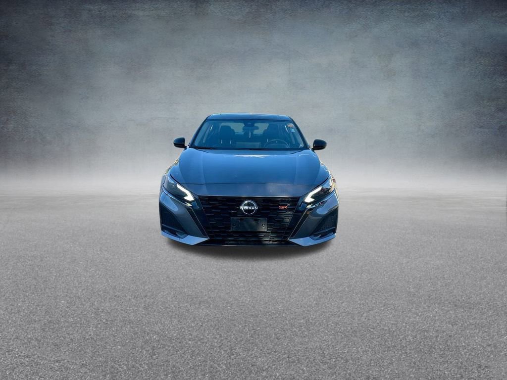 Used 2023 Nissan Altima 2.5 SR w/ SR Premium Package image 9