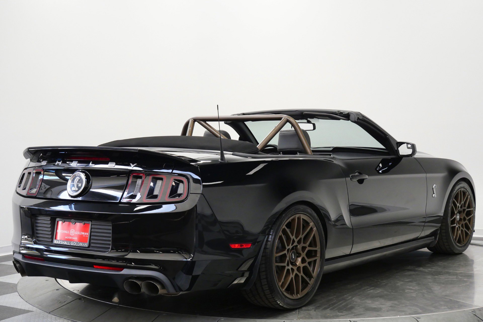Used 2013 Ford Mustang Shelby GT500 RWD image 9