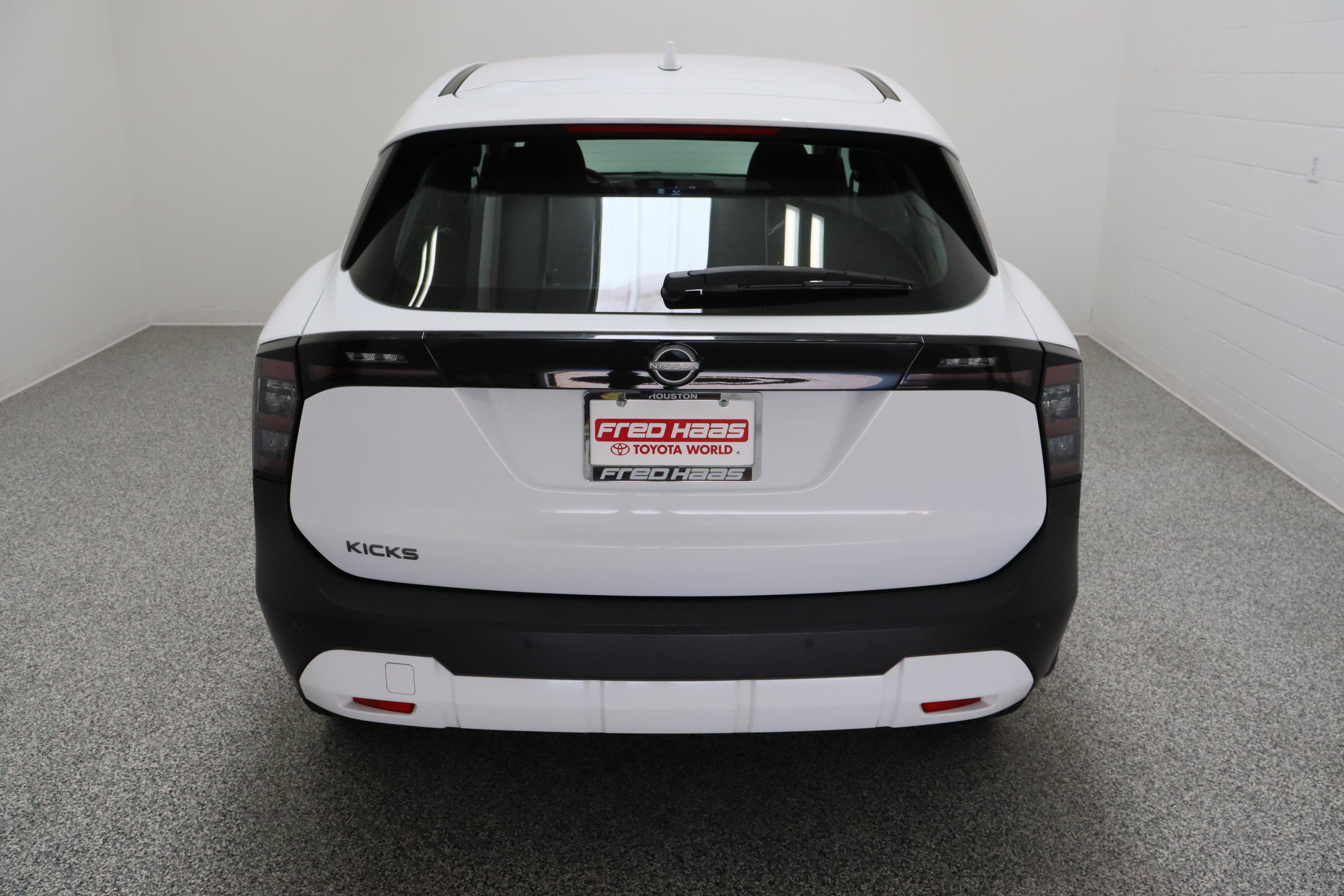 Used 2025 Nissan Kicks S FWD image 8