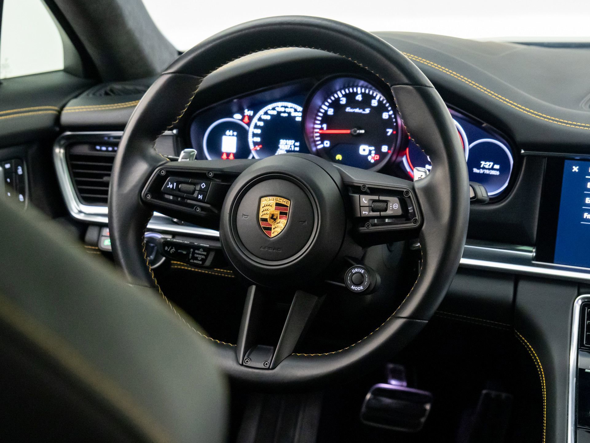 Used 2022 Porsche Panamera Turbo S image 12