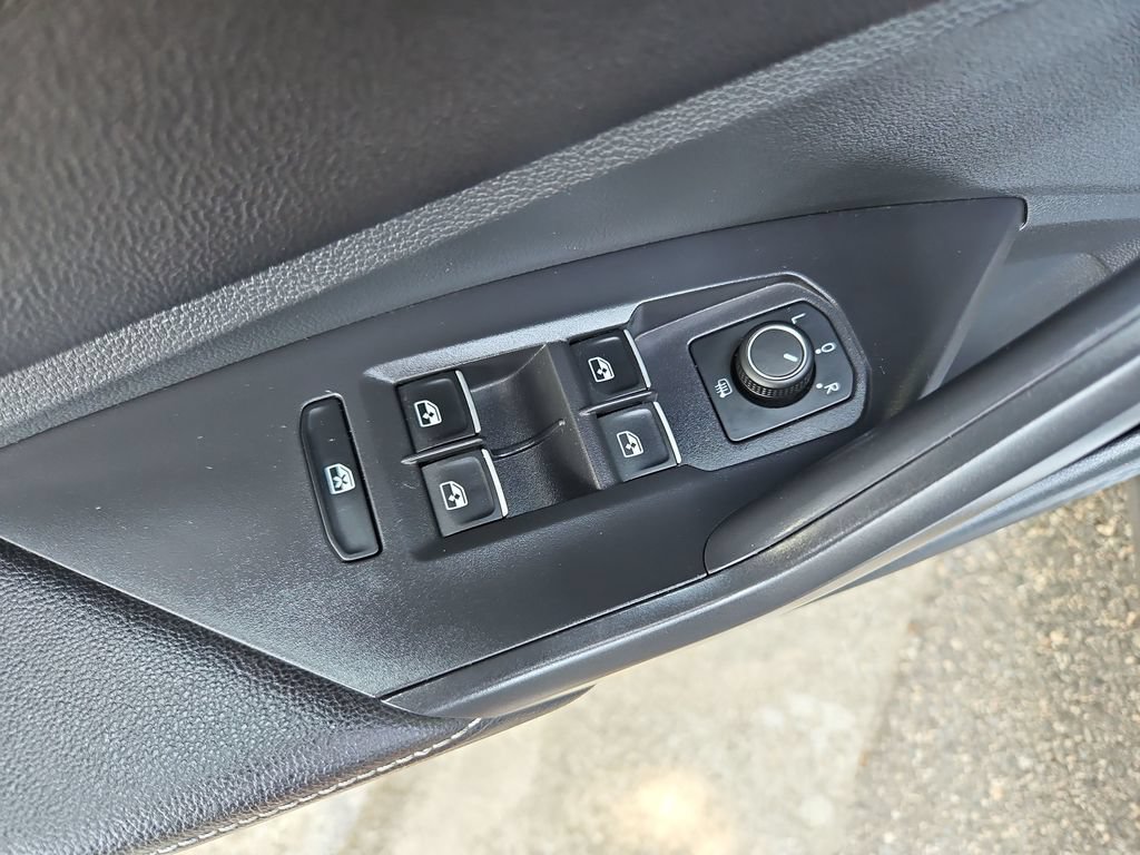 Used 2024 Volkswagen Jetta SE FWD image 25