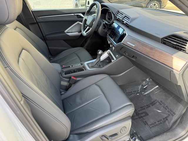 Certified 2025 Audi Q3 2.0T Premium Plus w/ Premium Plus Package image 13