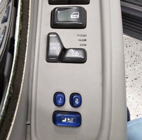 Used 2005 Buick Rainier CXL w/ Luxury Package AWD/4WD image 27