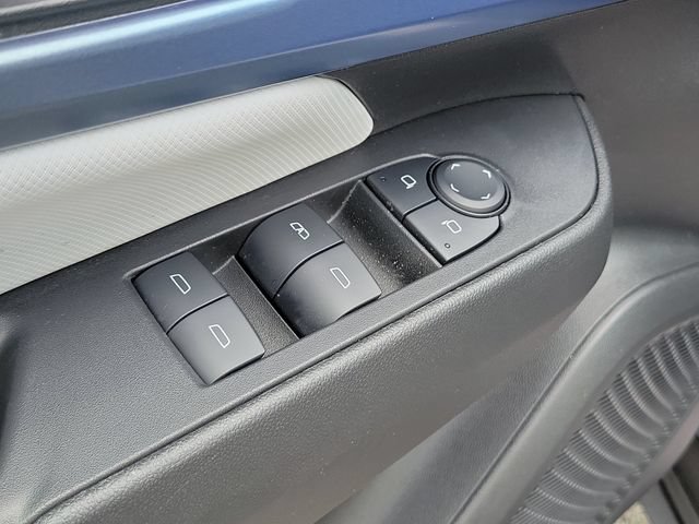 Certified 2025 Chevrolet Equinox EV LT FWD image 22